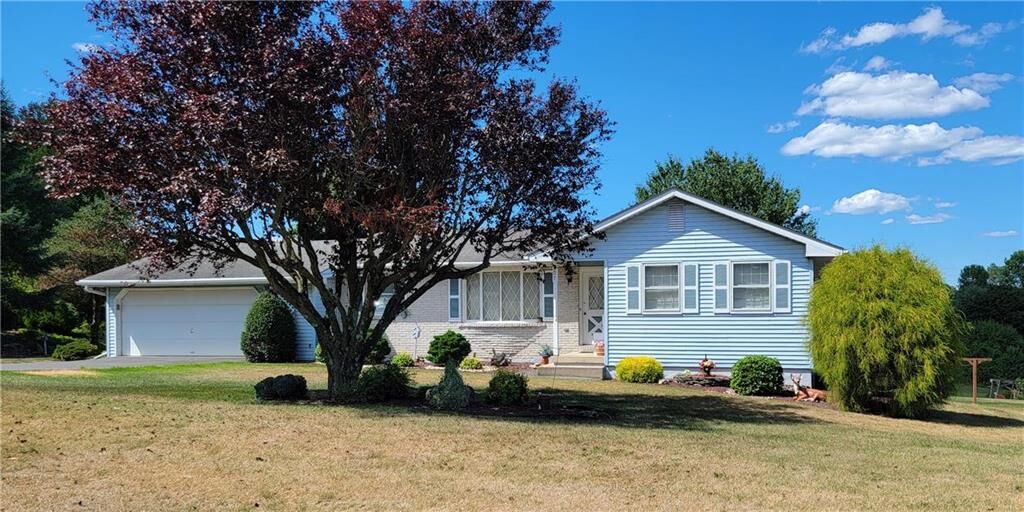 Property Photo: 307 Robin Drive PA 18064