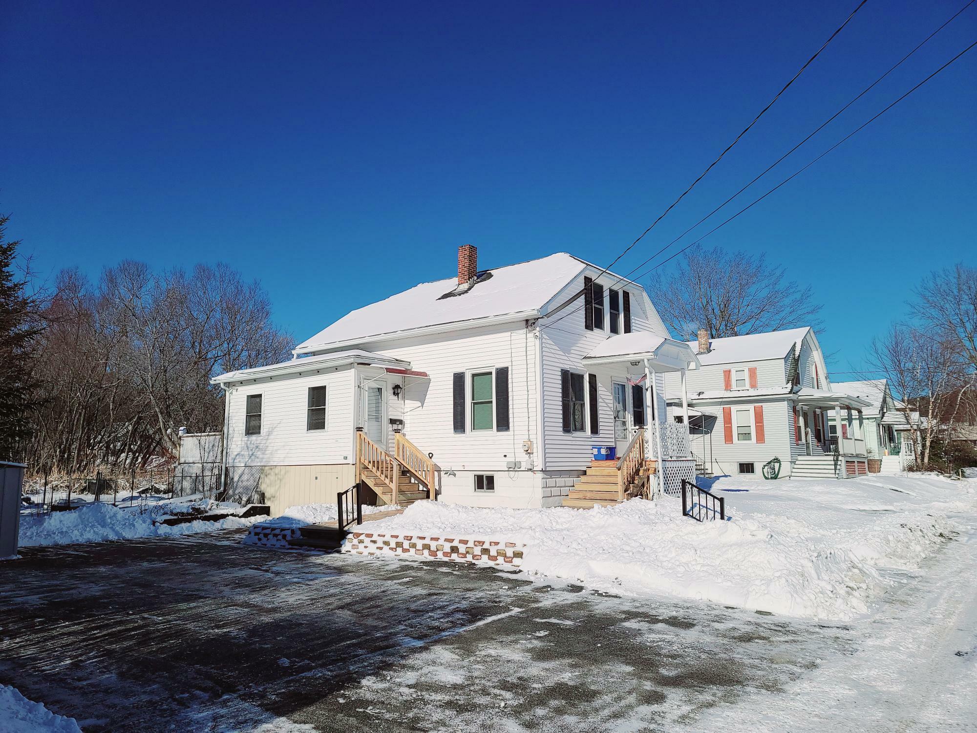Property Photo: 9 Bradford Street ME 04240