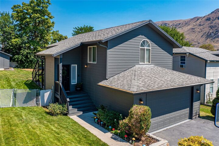 260 Chestnut Street  Chelan Falls WA 98817 photo