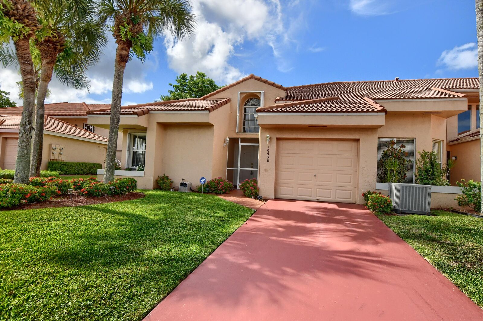 Property Photo:  10936 Lakemore Lane  FL 33498 