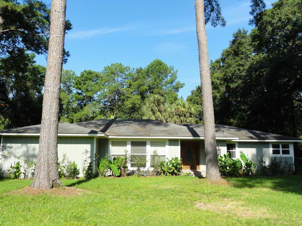 Property Photo:  507 Eastlake Dr  GA 31643 