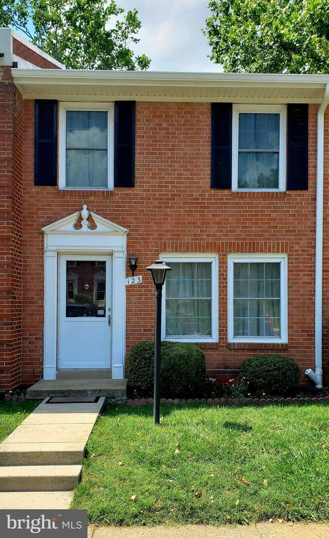 Property Photo:  123 N Baylor Drive  VA 20164 