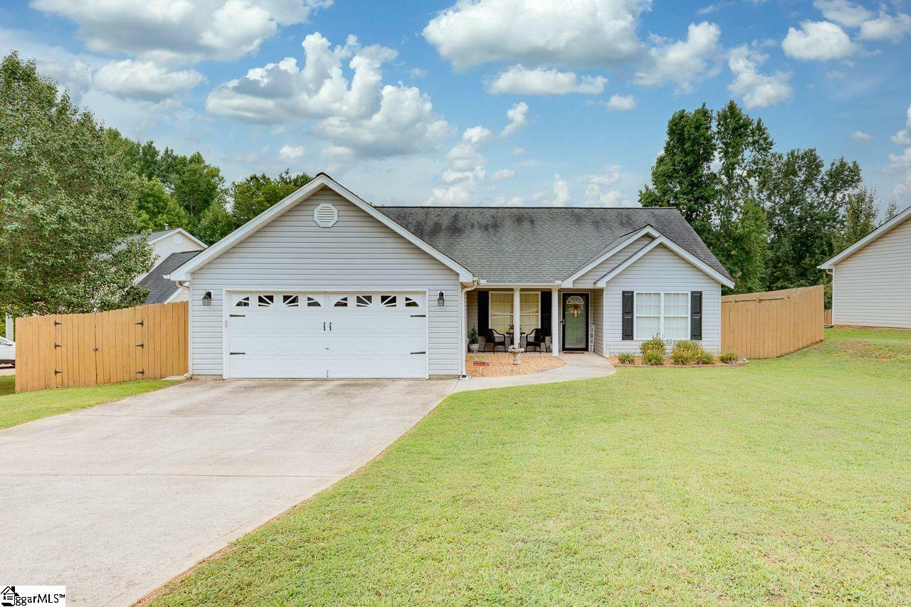 Property Photo:  422 Lily Pond Lane  SC 29687 