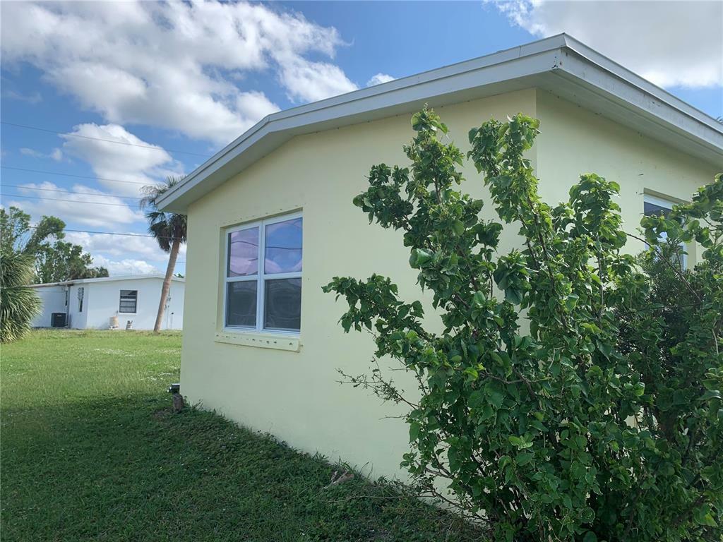 Property Photo:  2256 Birchcrest Boulevard  FL 33952 