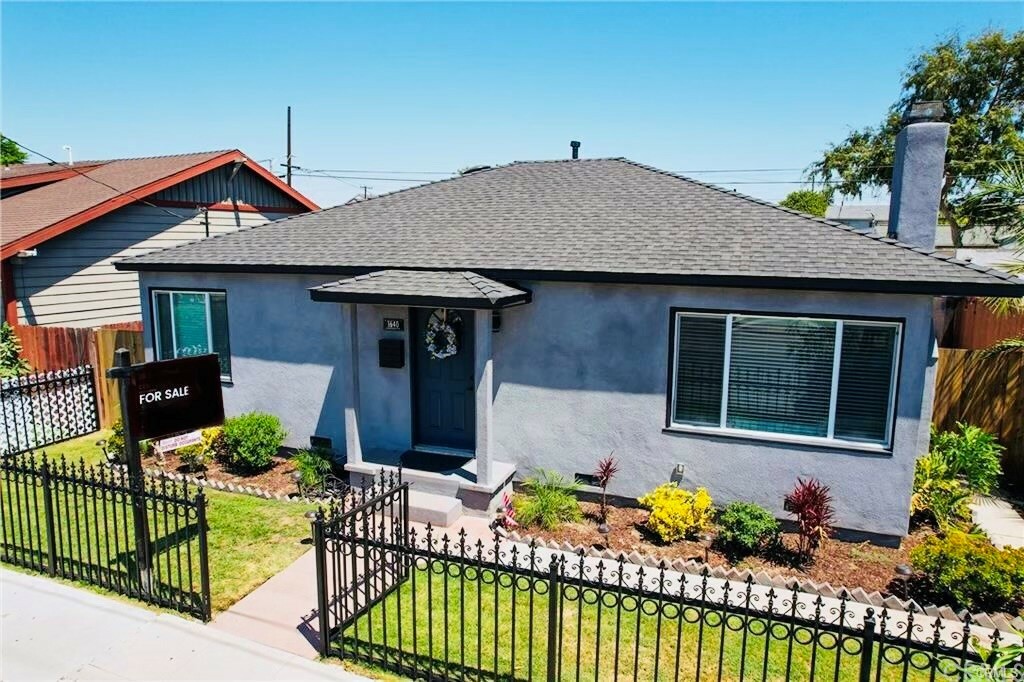 Property Photo: 1640 Magnolia Avenue CA 90813