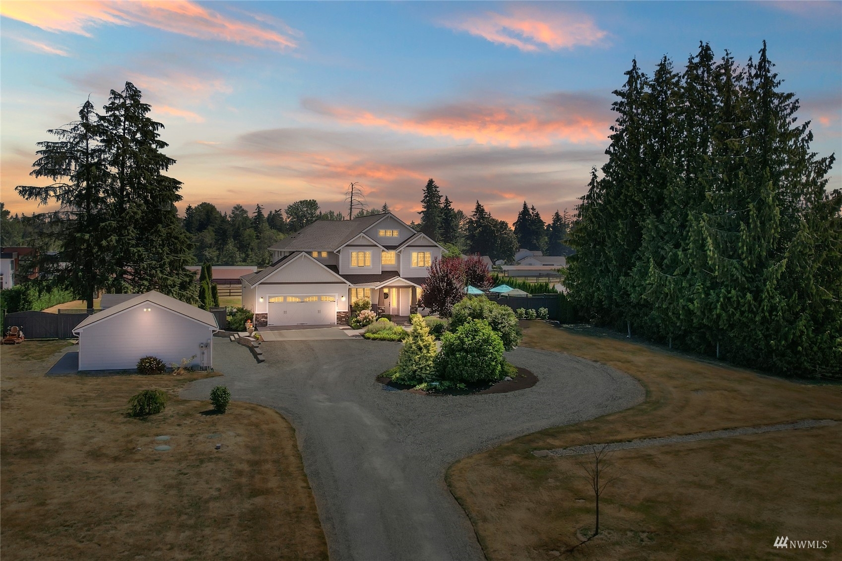 Property Photo:  2015 112th Avenue E  WA 98372 