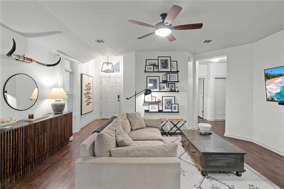 Property Photo: 7912 Annalise Drive TX 78744