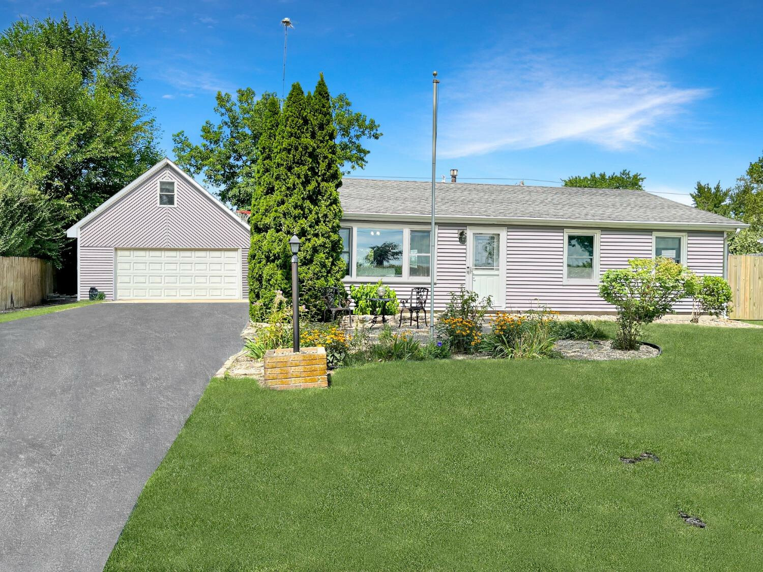 Property Photo: 421 W 600 IN 46385