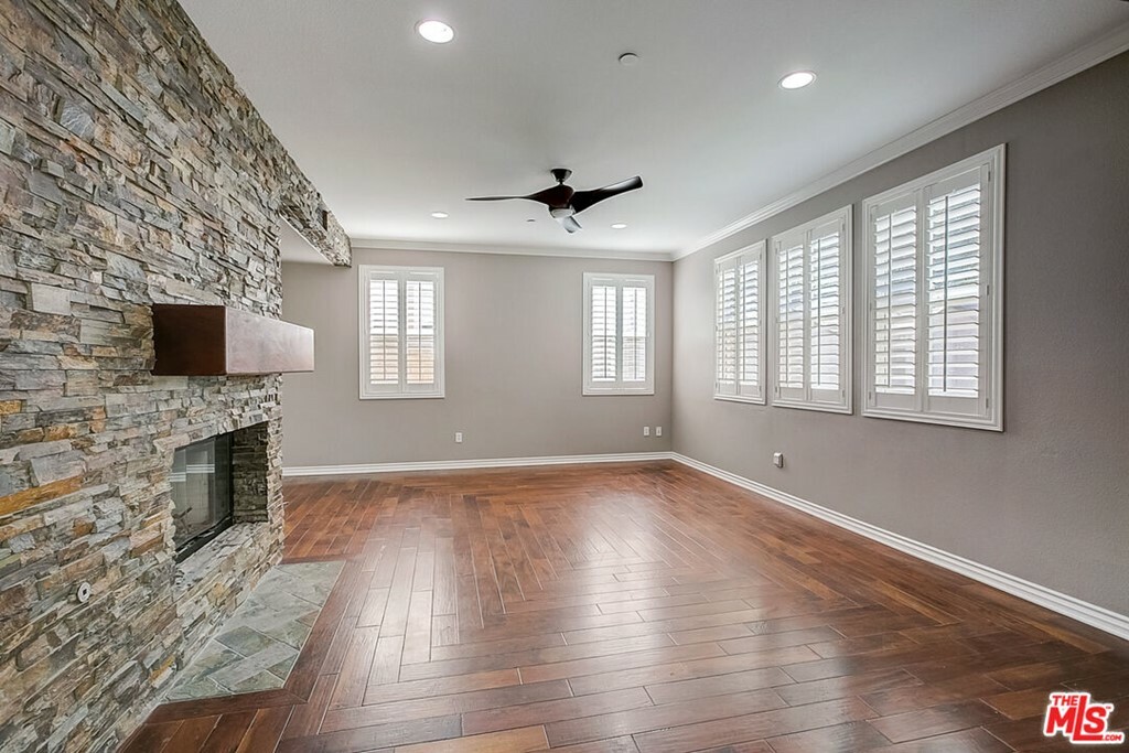 Property Photo: 524 Charleston Place CA 93004