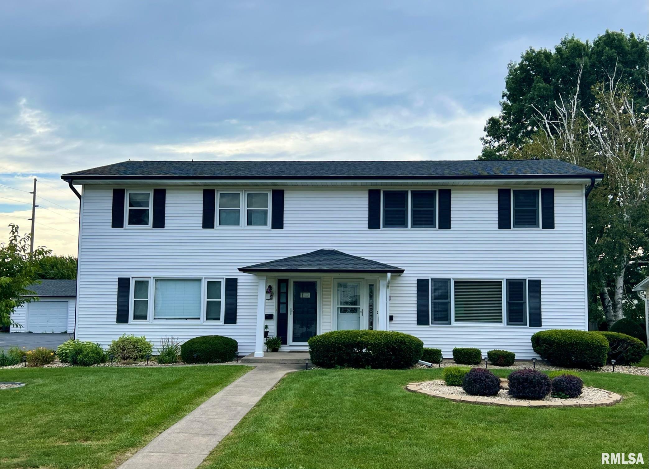 Property Photo:  1167 Sweetbriar  IL 61401 