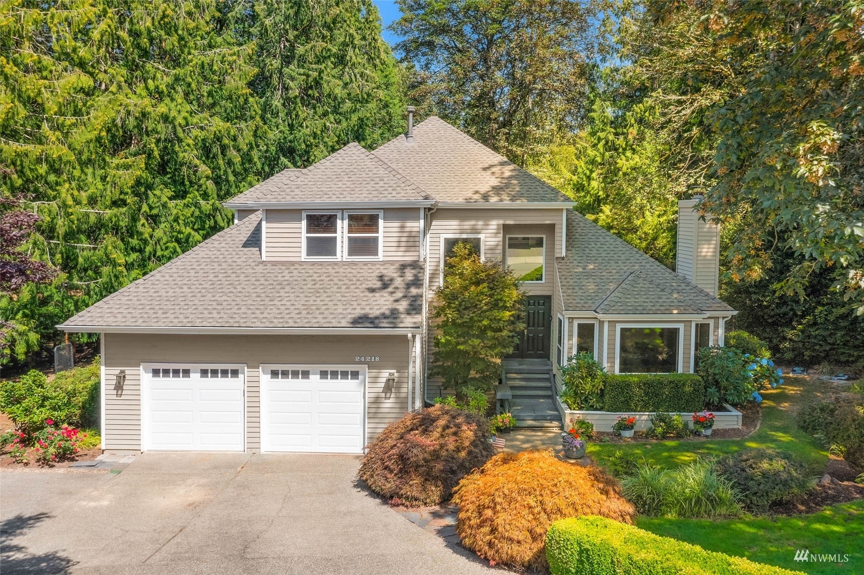 Property Photo: 24218 NE 27th Place WA 98074