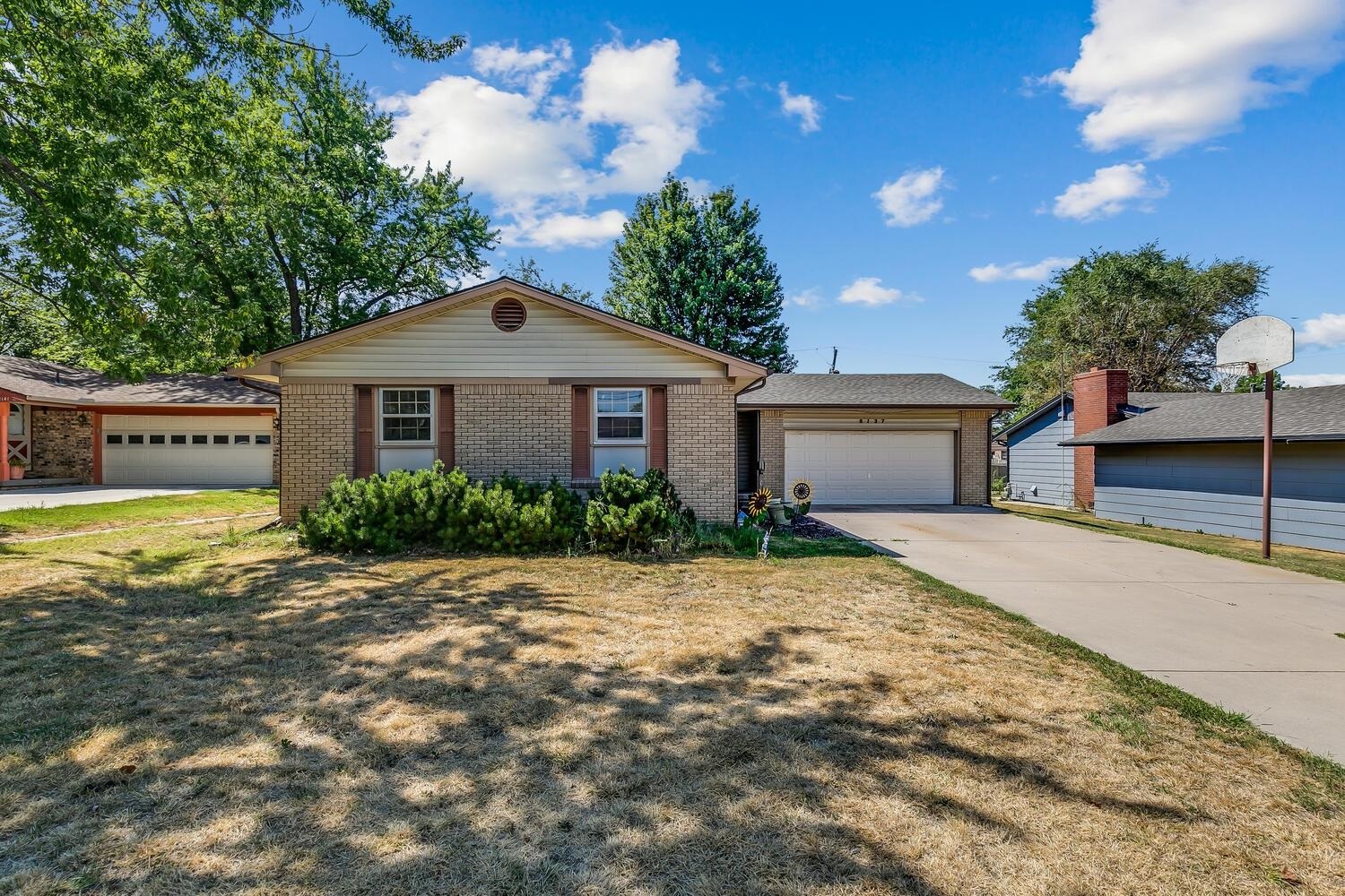 Property Photo: 8137 E Zimmerly St KS 67207