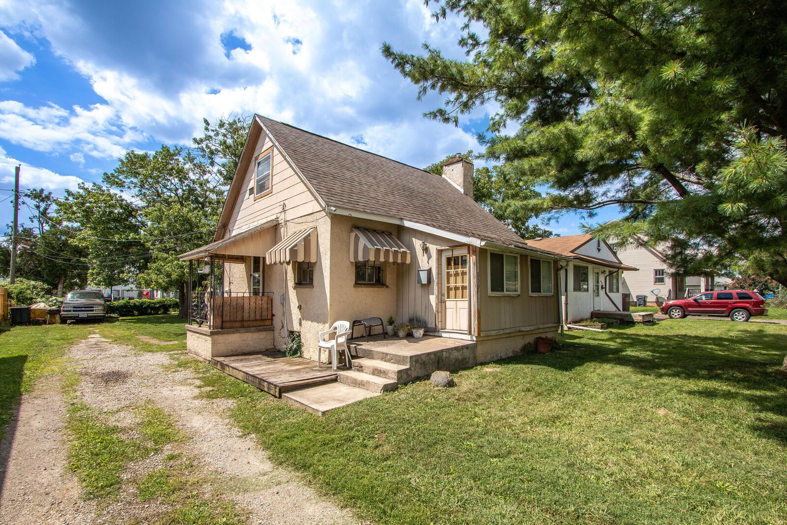 Property Photo:  859 Pierce Avenue  OH 43213 