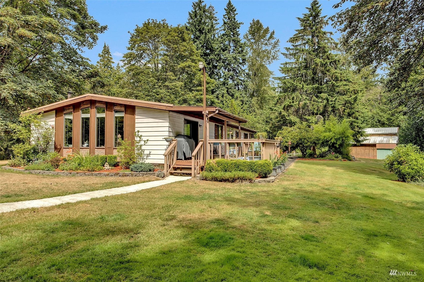 Property Photo:  25706 NE 47th Place  WA 98053 