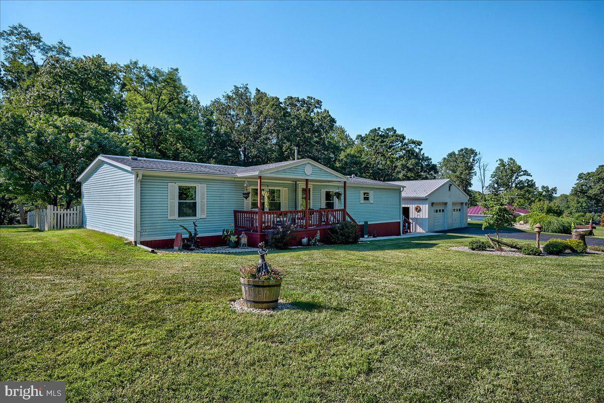 Property Photo: 3340 Colonial Road PA 17315