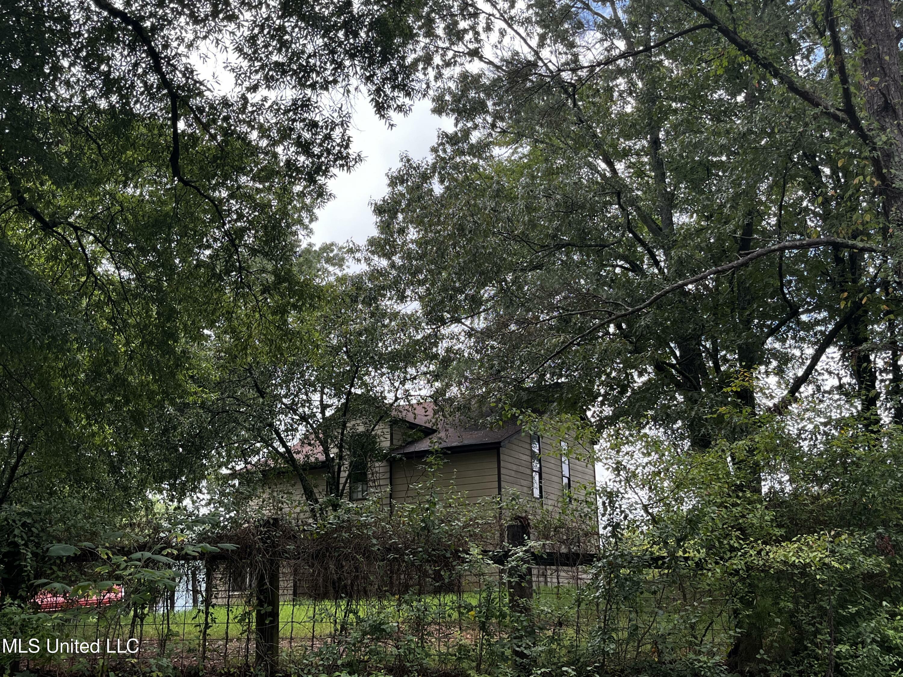 Property Photo:  3265 Old Pigeon Roost Road  MS 38611 