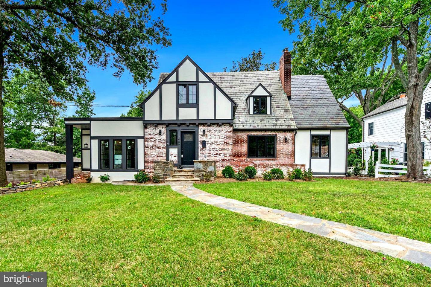 Property Photo: 406 Yale Drive VA 22314