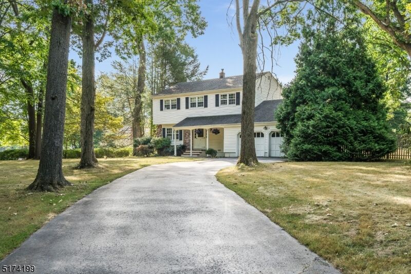 Property Photo:  4 Edgewood Rd  NJ 08876 