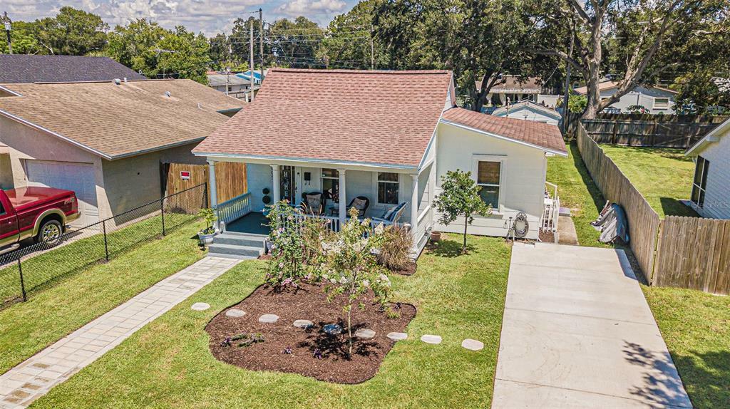 Property Photo:  605 47th Avenue N  FL 33703 