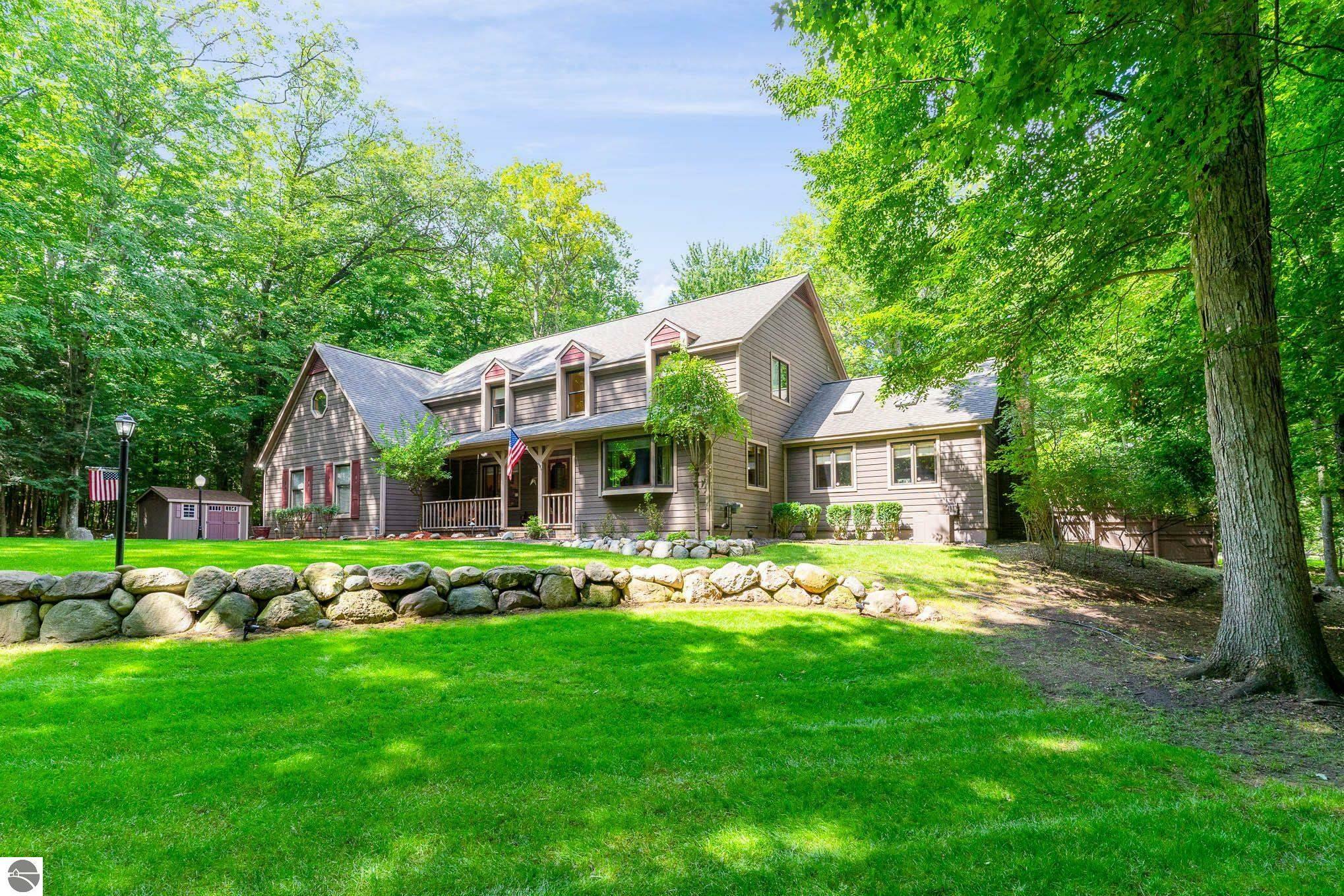 Property Photo:  189 Beechwood Drive  MI 48858 