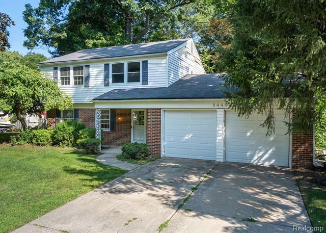 Property Photo:  2449 London Drive  MI 48085 