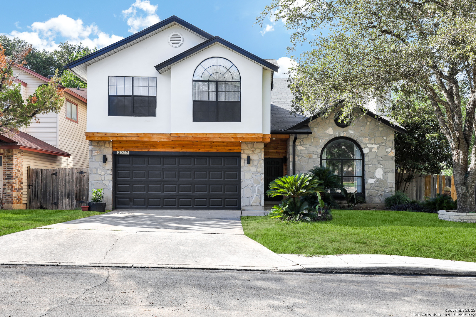 Property Photo: 3927 Rustic Glade TX 78247
