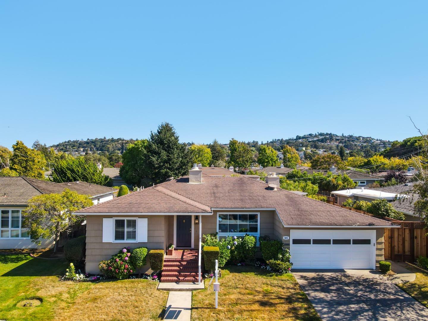 Property Photo: 421 Alder Lane CA 94403
