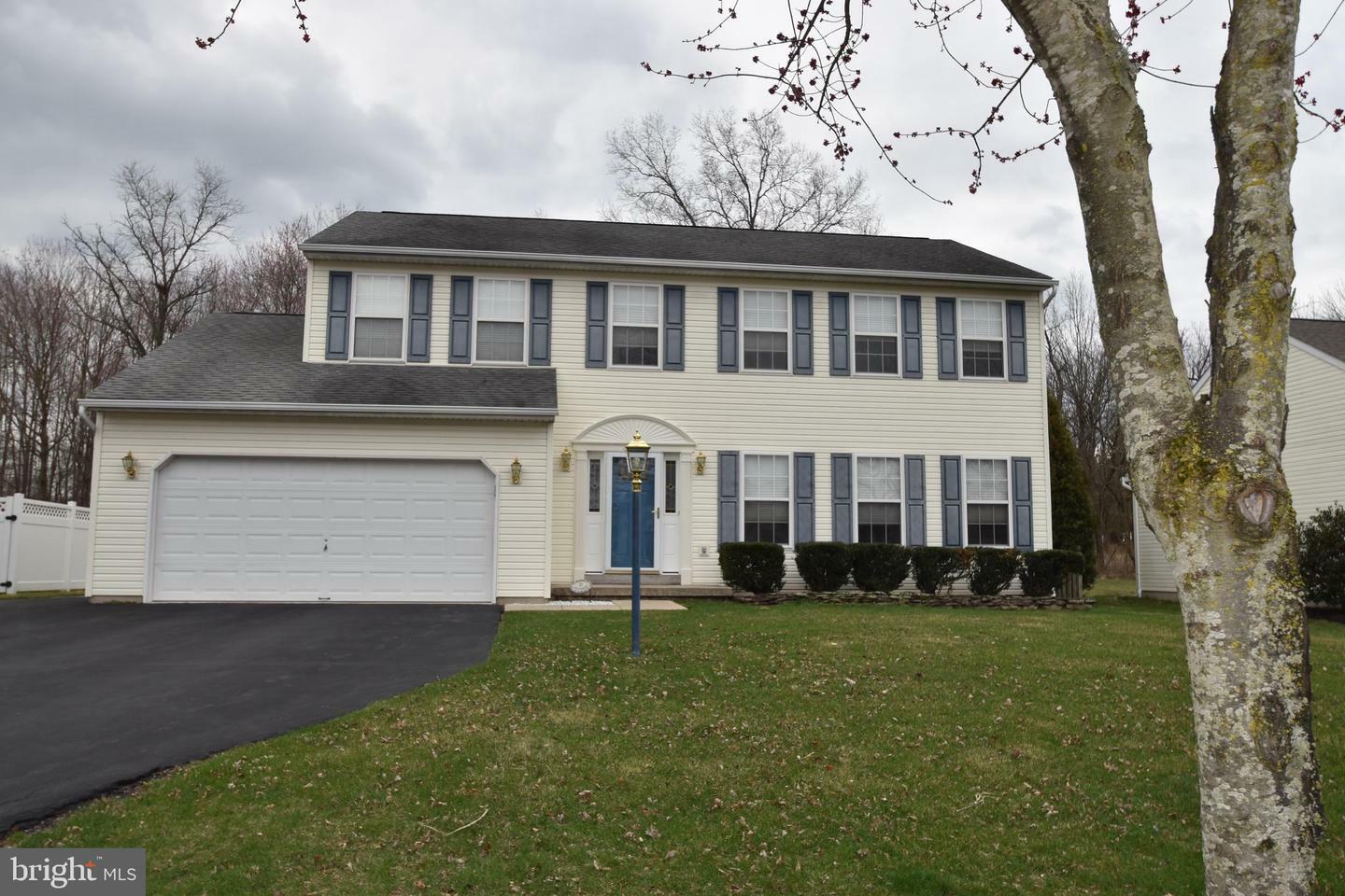 Property Photo:  21 Winterberry Drive  PA 18944 