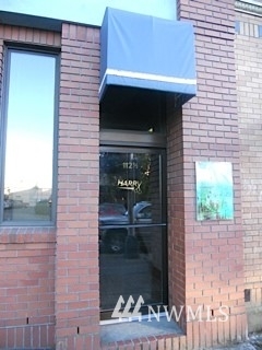 Property Photo: 112 1/2 E First Street 204 WA 98362