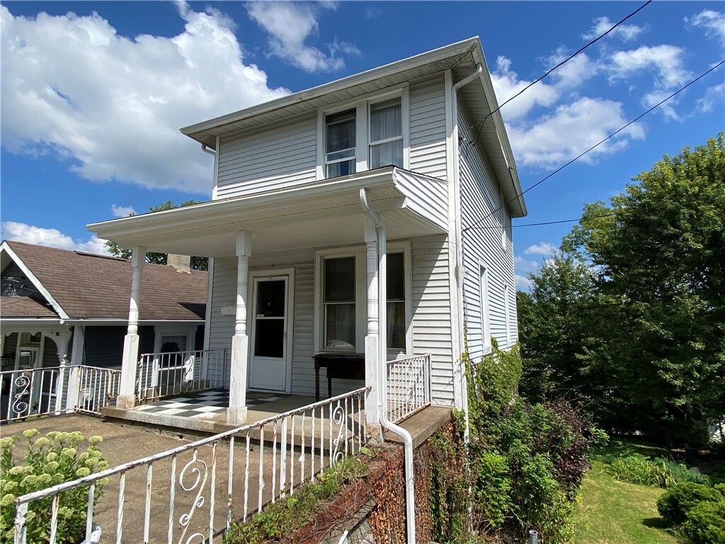 Property Photo:  441 Arch Avenue  PA 15601 