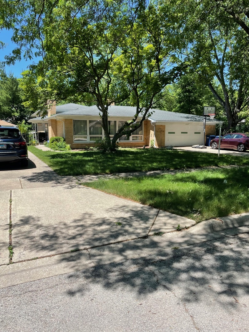 Property Photo:  828 N Catherine Avenue  IL 60526 