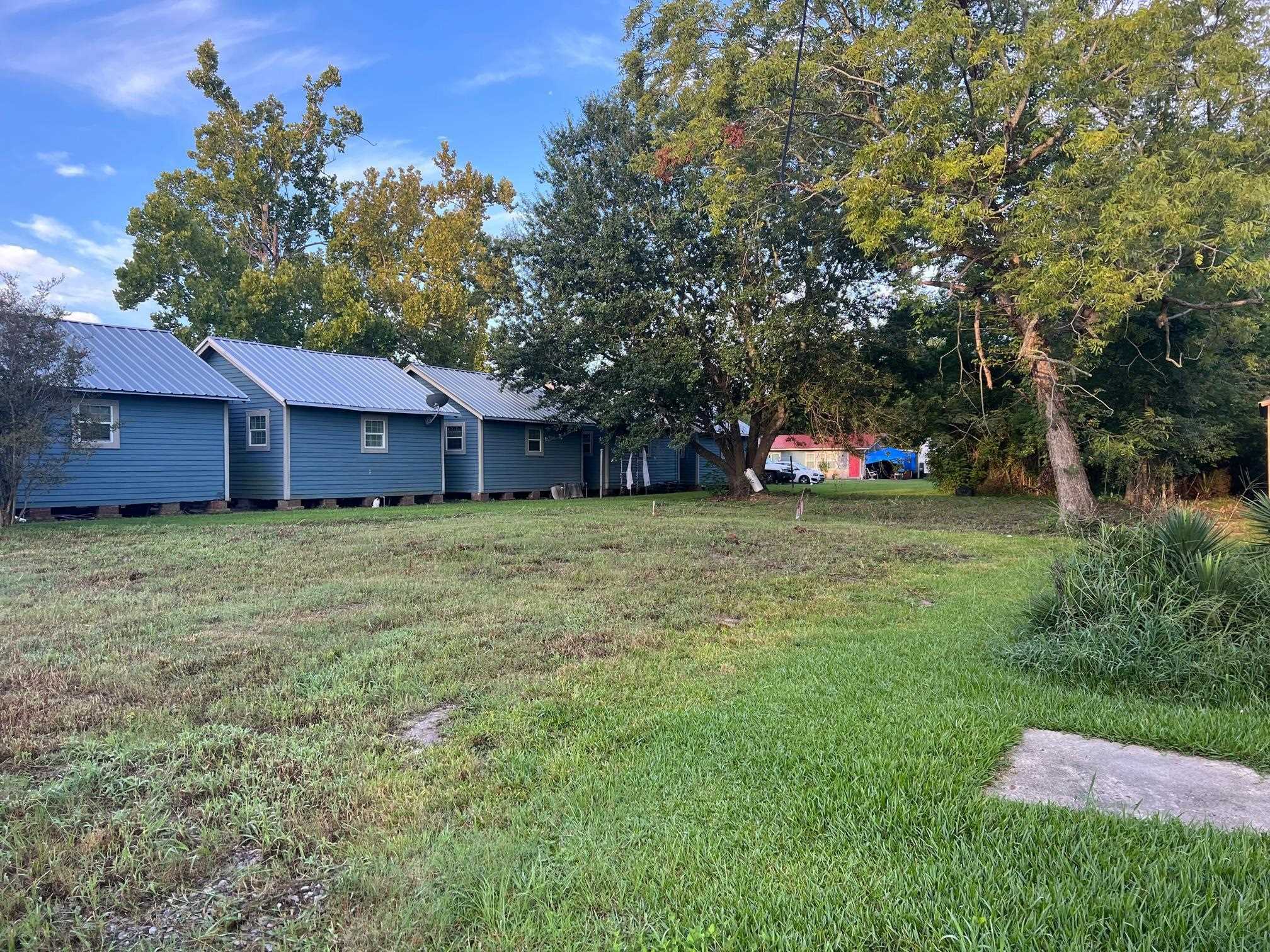 Property Photo:  208 College St.  TX 77630 