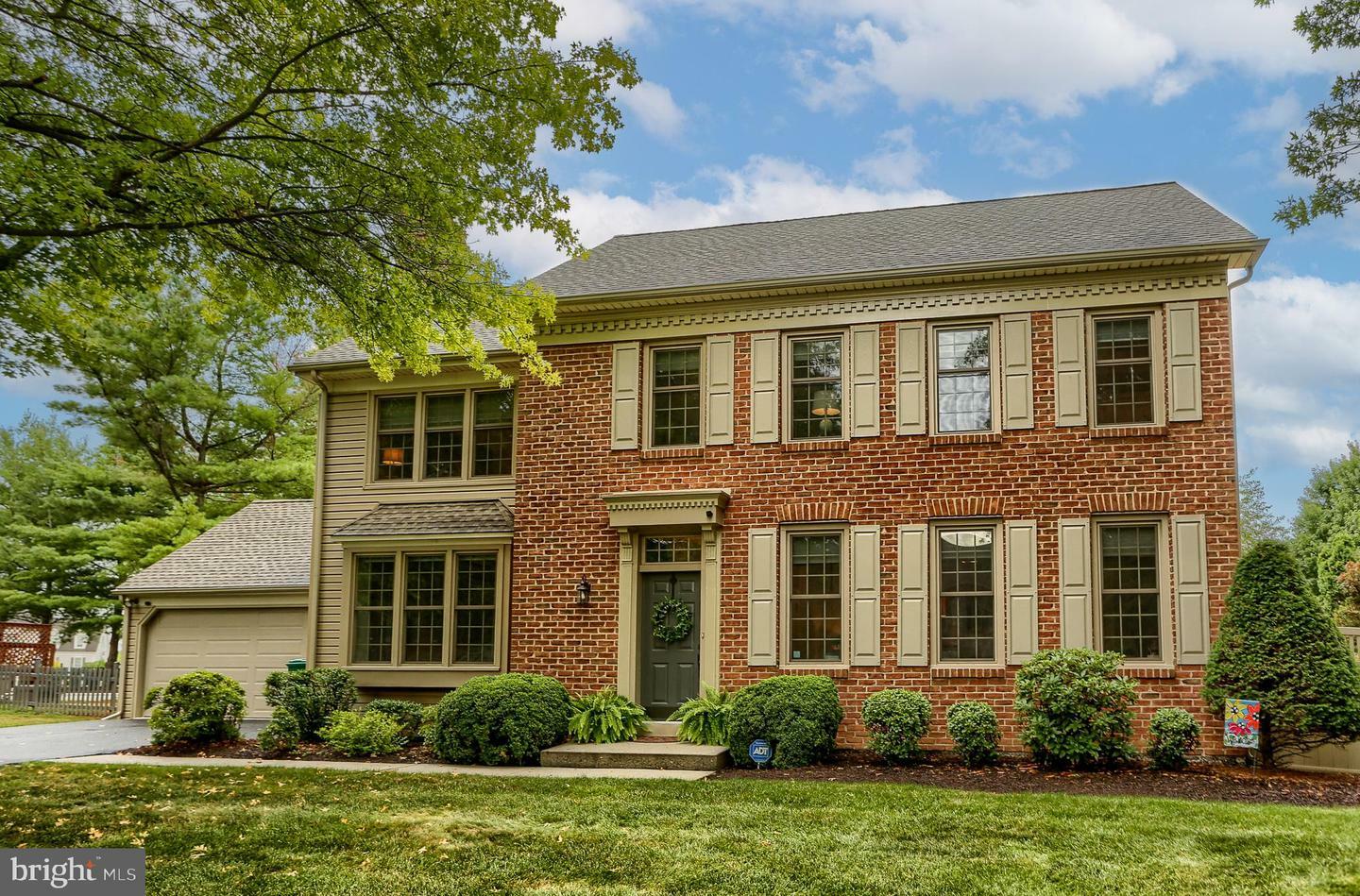 Property Photo: 208 Greenwich Drive PA 17050