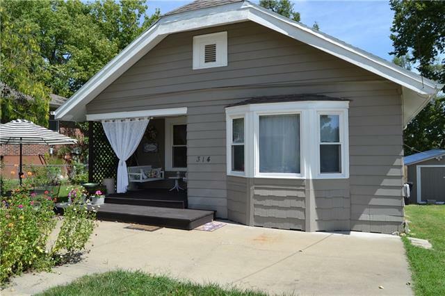 Property Photo:  314 N Independence Street  MO 64080 