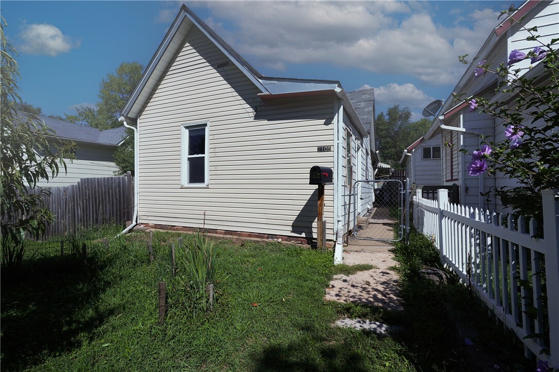 Property Photo:  1108 Buchanan Street  IA 50316 