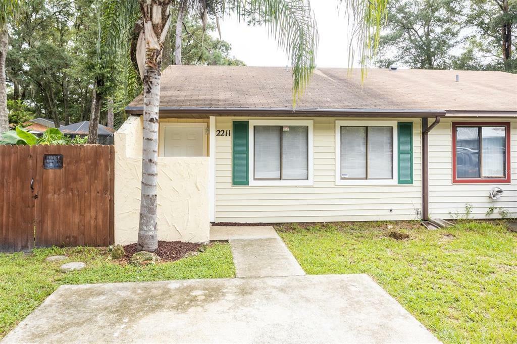 Property Photo:  2211 SW 70th Terrace  FL 32607 