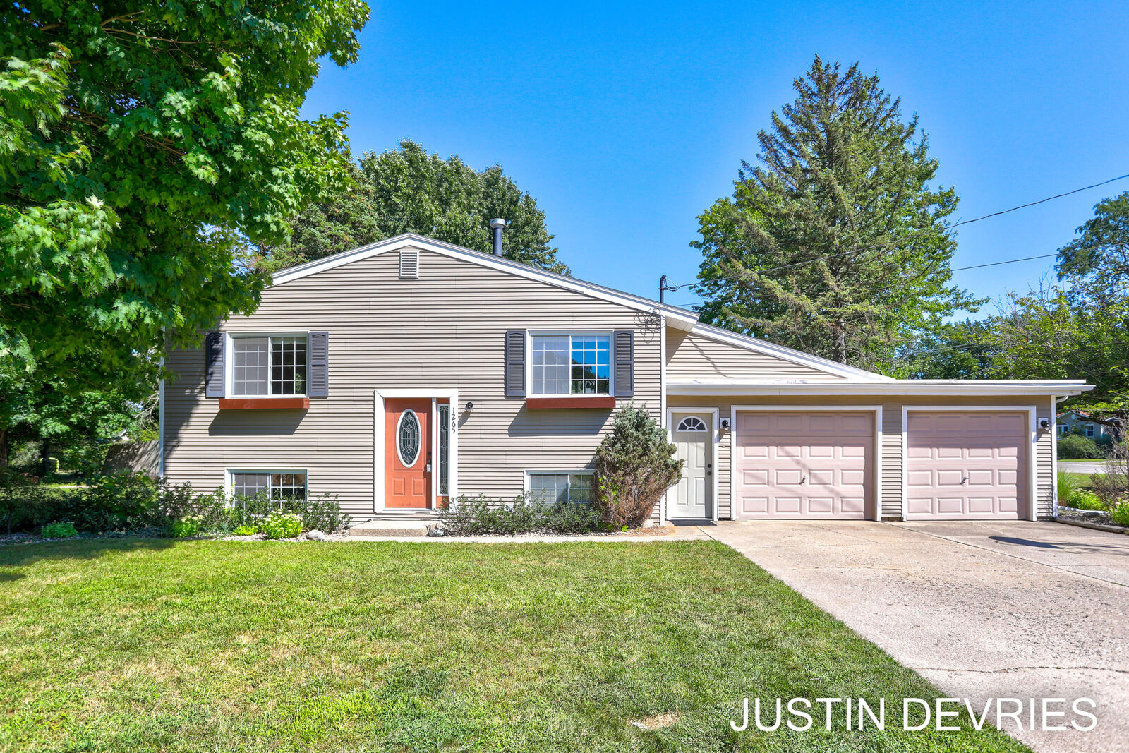 Property Photo: 1265 W 32nd Street MI 49423