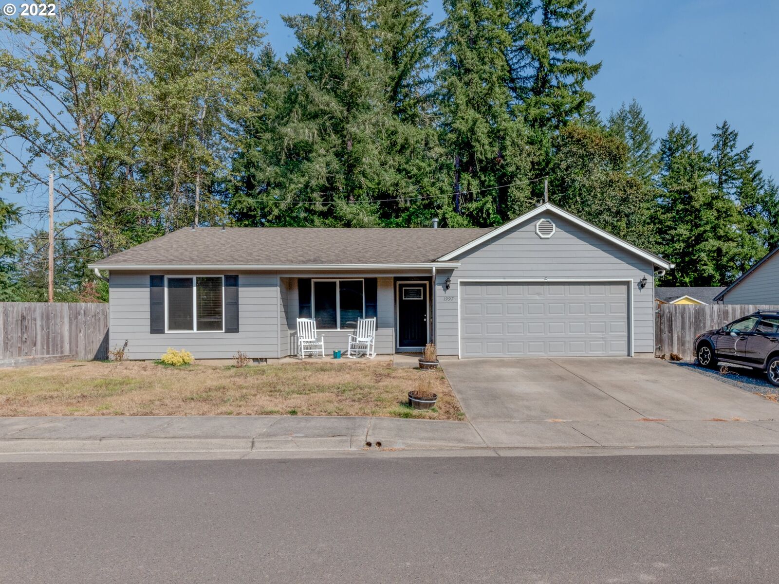 Property Photo: 1997 37th Cir OR 97386