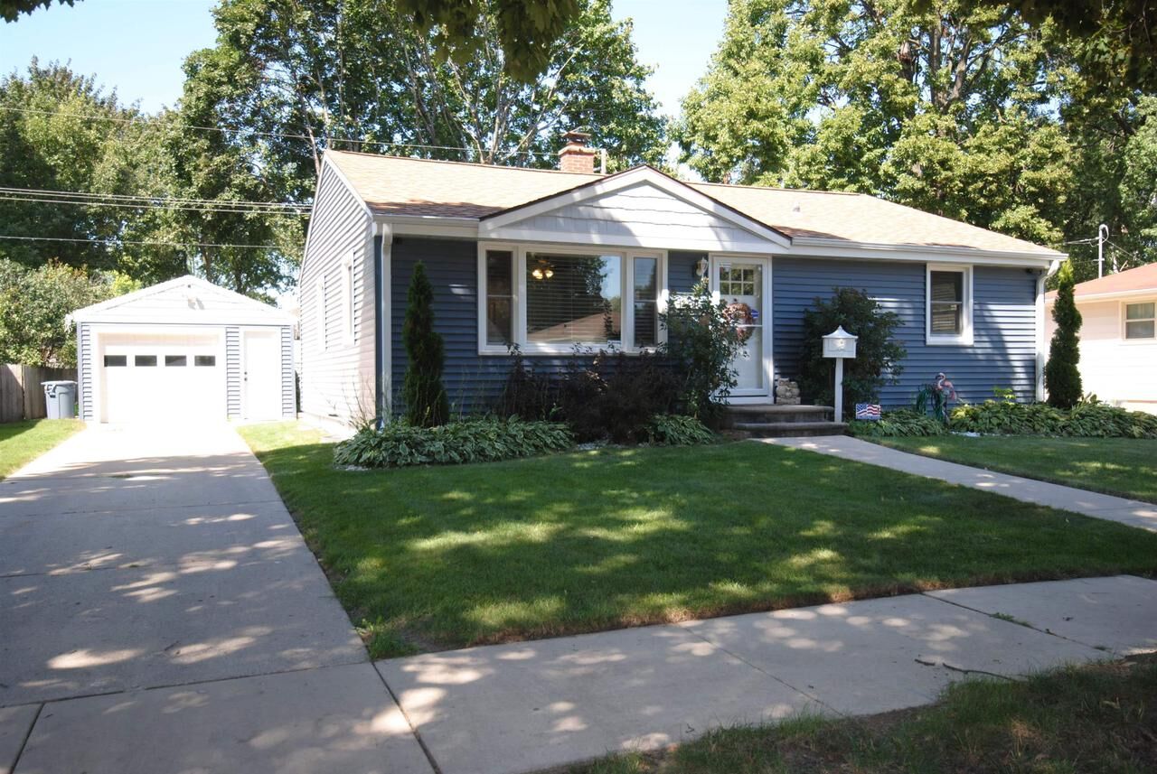Property Photo: 1608 Carroll Avenue WI 54304