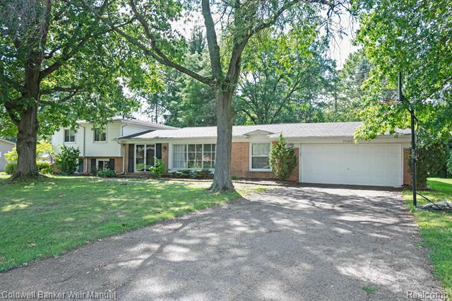 Property Photo: 7096 Riverstone Road MI 48322