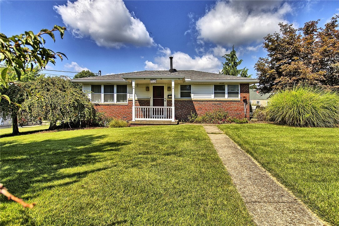 Property Photo: 1148 Spruce St PA 15601