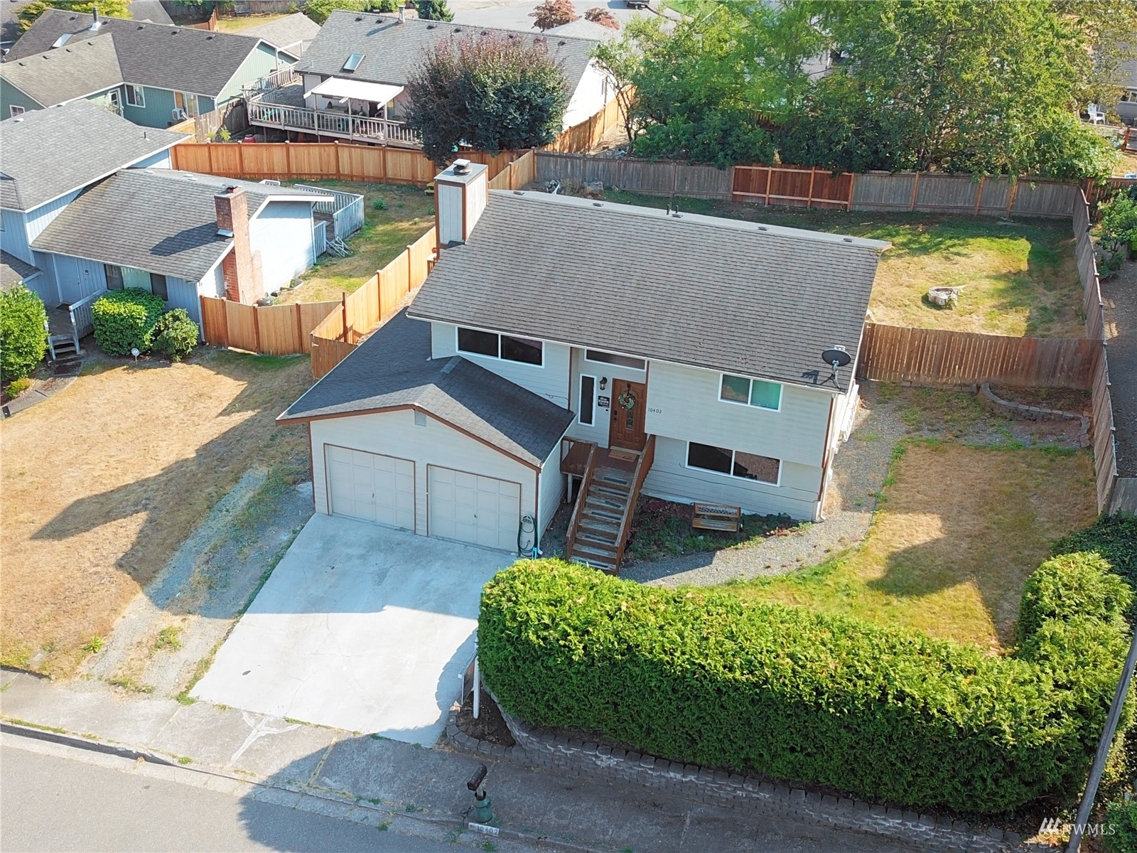 Property Photo: 10402 10th Place SE WA 98258