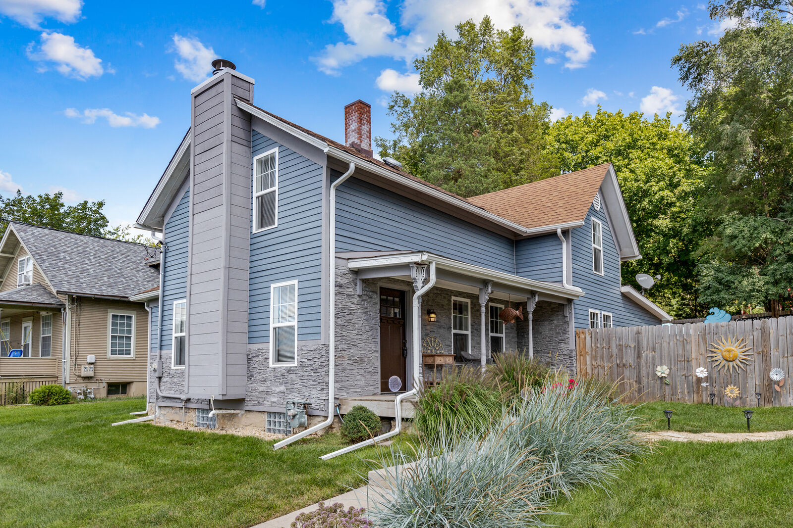 Property Photo: 310 N Van Buren Street IL 60118