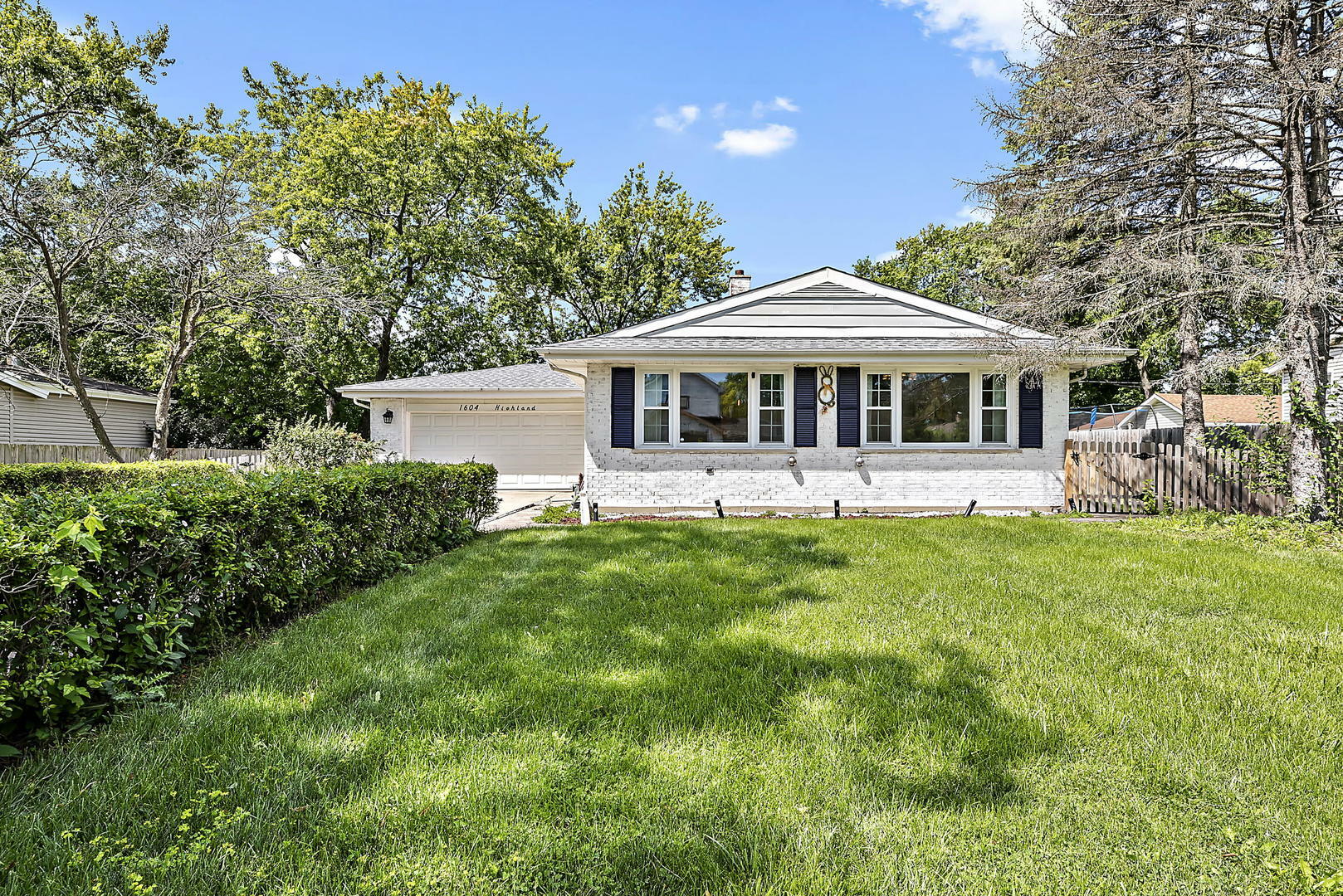 Property Photo: 1604 Highland Avenue IL 60062