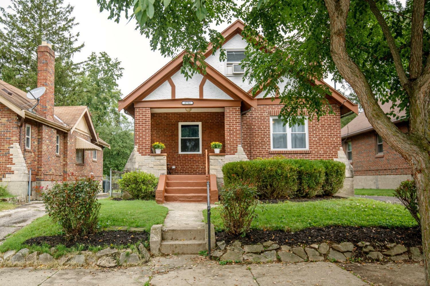 Property Photo: 6702 Buckingham Pl OH 45227