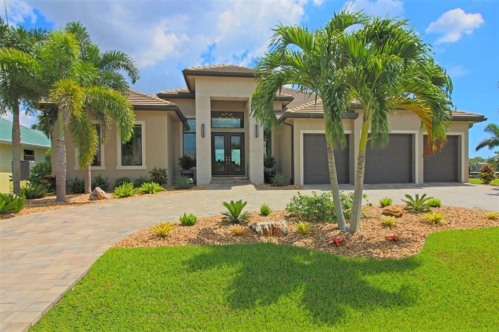Property Photo:  117 Great Isaac Court  FL 33950 
