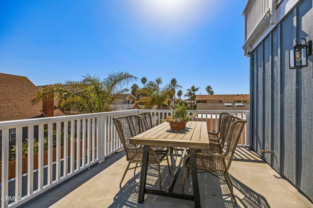 Property Photo:  5118 Sealane Way  CA 93035 