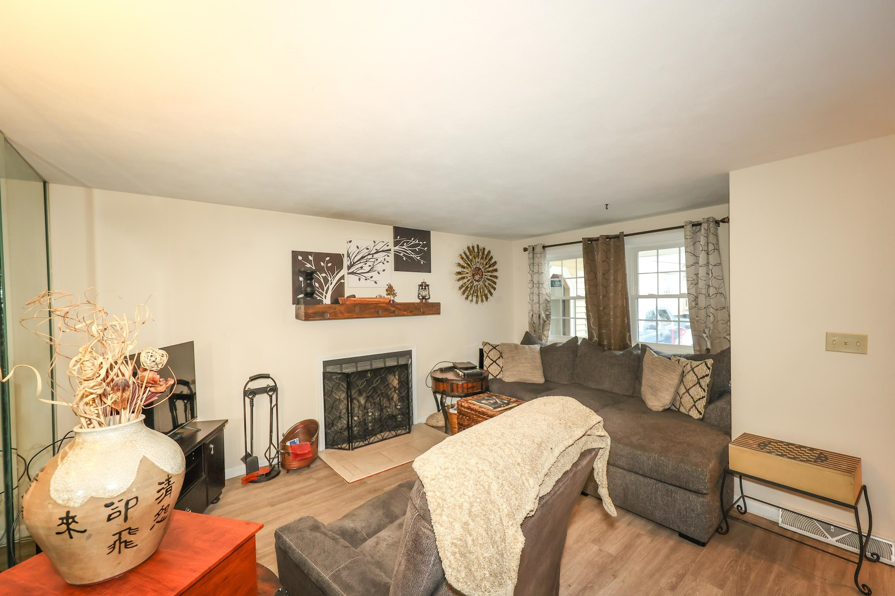 Property Photo:  124 Winterwood Drive 124  NH 03053 