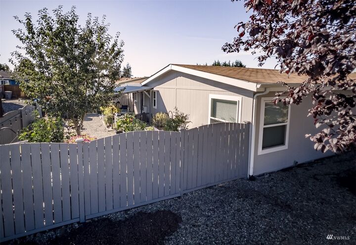 Property Photo: 503 N 7th Avenue 74 WA 98382