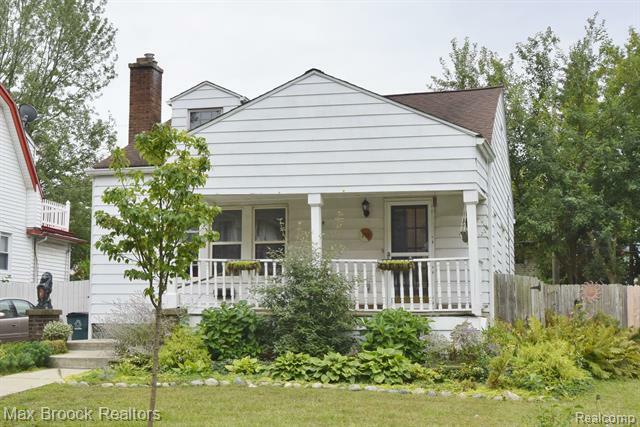 Property Photo:  711 Albany Street  MI 48220 